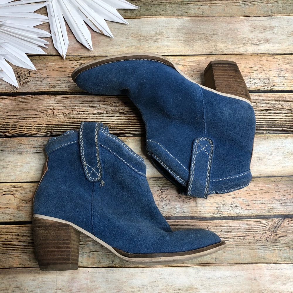 Blue soft stacked heel pull on boots